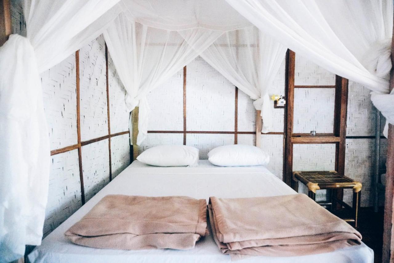 Hotel Mojosurf Camp Red Island Pasanggaran Exteriér fotografie
