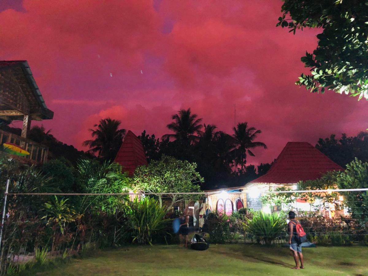 Hotel Mojosurf Camp Red Island Pasanggaran Exteriér fotografie